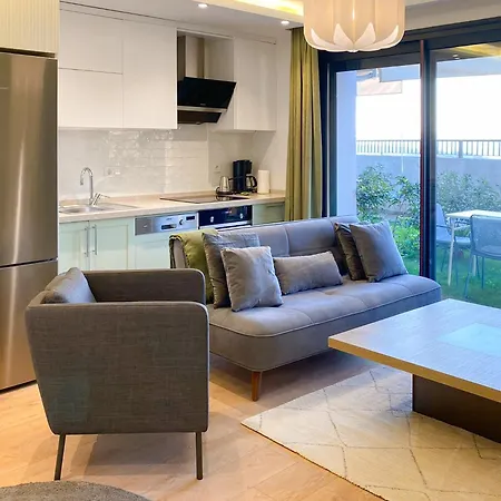 아파트 Cozy Flat With Backyard 5 Min To Marina *