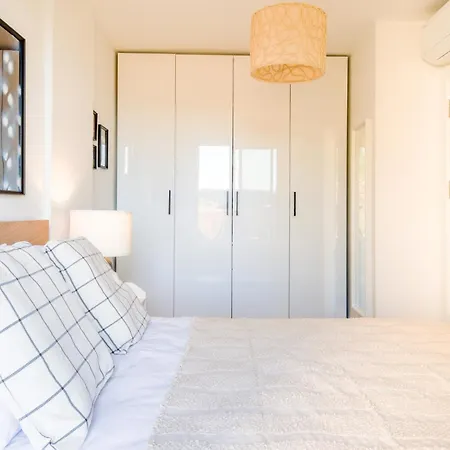 Cozy Flat With Backyard 5 Min To Marina Apartamento *