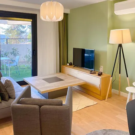 Apartamento Cozy Flat With Backyard 5 Min To Marina Çeşme